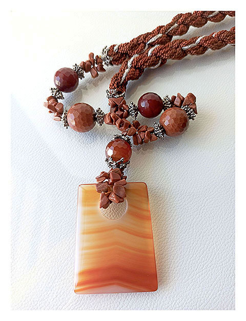 Necklace Carnelian Garnet Resin Paste of glass