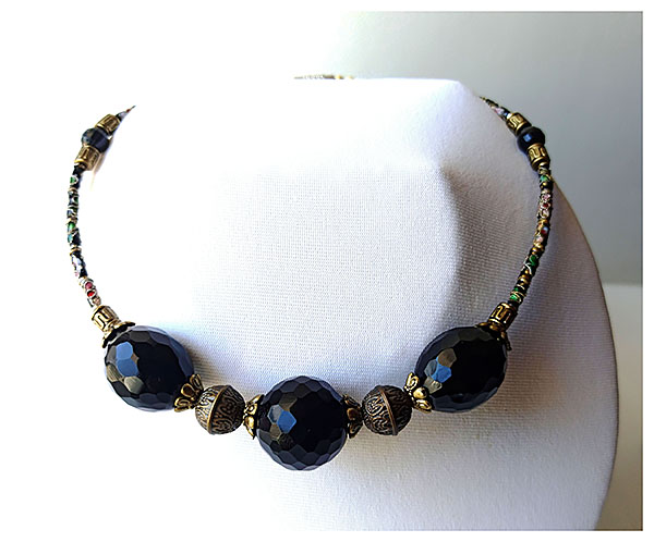 Collier Pâte de Verre Couleur Noire