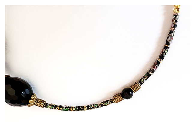 Collier Pâte de Verre Couleur Noire