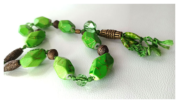 Collier Résine Vert Emaillé